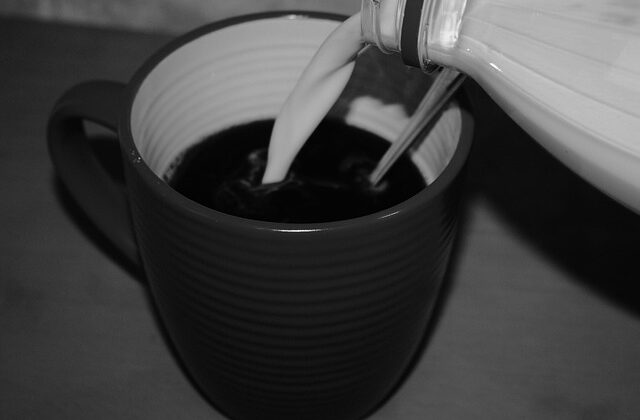 Perché non mettere il latte nel caffè? Ecco cosa c’è scritto su MigliorBlog.it